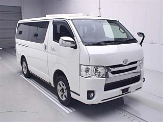 TOYOTA HIACE VAN 2016