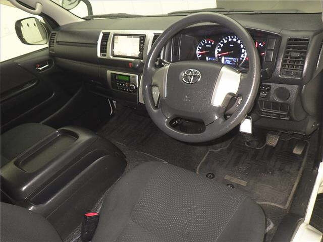 TOYOTA HIACE VAN 2016