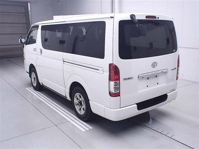 TOYOTA HIACE VAN 2016
