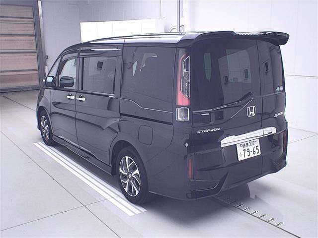 HONDA STEP WAGON 2017