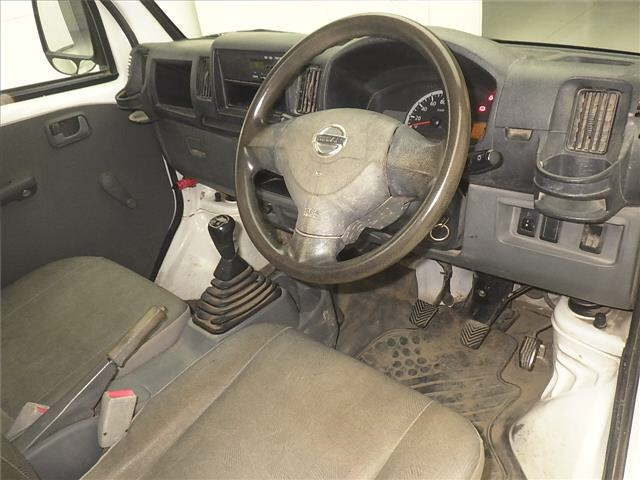 NISSAN CLIPPER TRUCK 2011