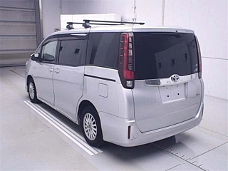 TOYOTA NOAH 2016