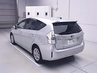 TOYOTA PRIUS ALPHA 2014