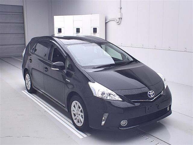 TOYOTA PRIUS ALPHA 2012