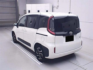 TOYOTA SIENTA 2023