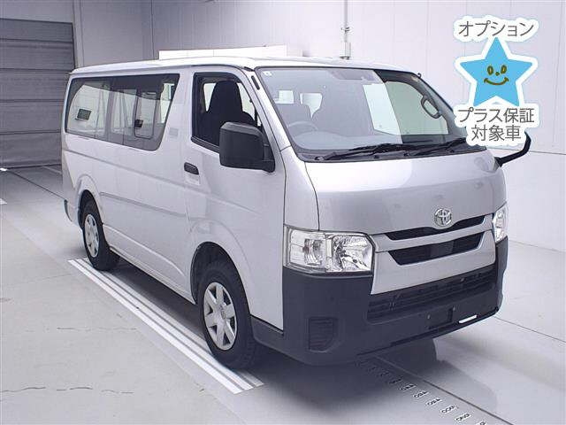 TOYOTA HIACE VAN 2021