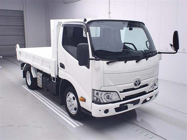 TOYOTA DYNA 2019