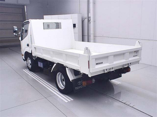 TOYOTA DYNA 2019