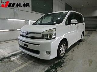 TOYOTA VOXY 2013