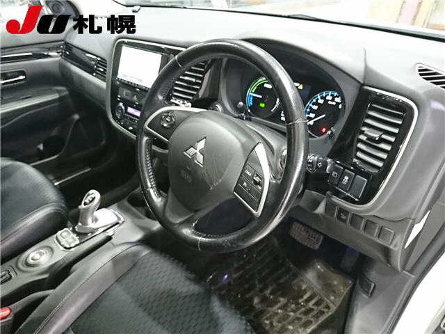 MITSUBISHI OUTLANDER PHEV 2013
