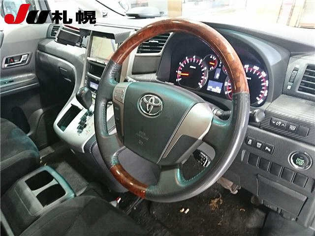 TOYOTA VELLFIRE 2010