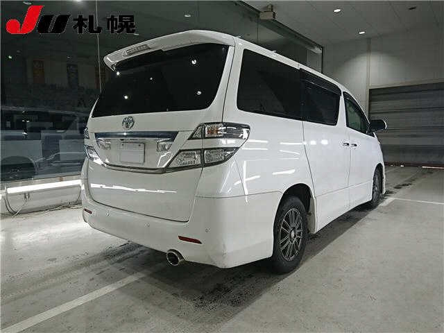 TOYOTA VELLFIRE 2010