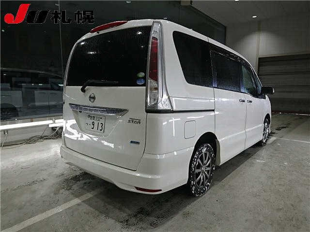 NISSAN SERENA 2011