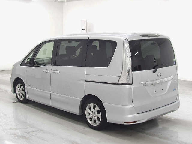 NISSAN SERENA 2013