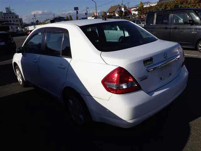 NISSAN TIIDA LATIO 2009