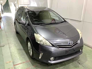 TOYOTA PRIUS ALPHA 2011