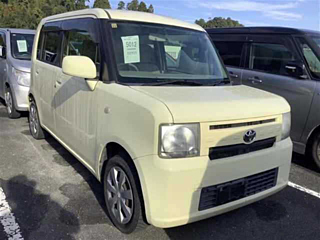 TOYOTA PIXIS SPACE 2012