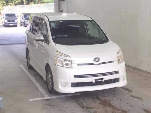 TOYOTA VOXY 2008