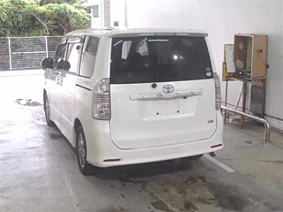 TOYOTA VOXY 2008