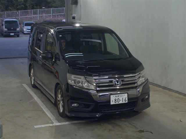 HONDA STEP WAGON 2015