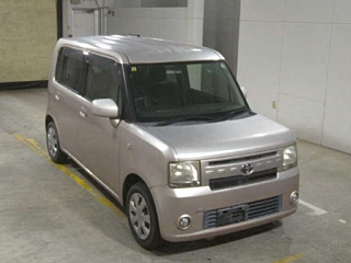 TOYOTA PIXIS SPACE 2012