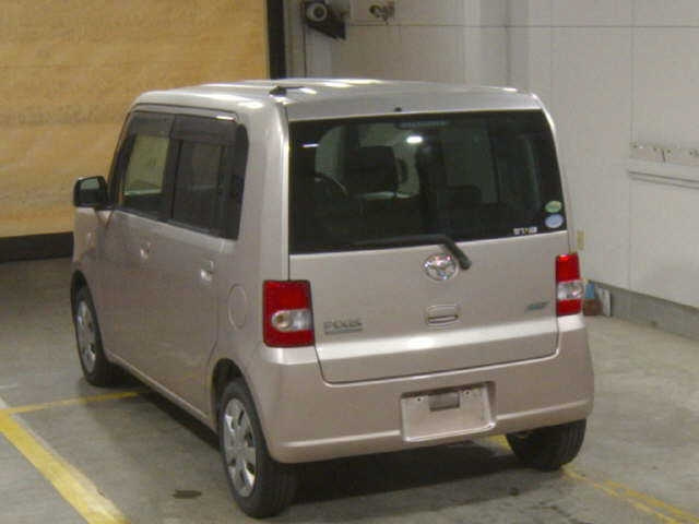 TOYOTA PIXIS SPACE 2012