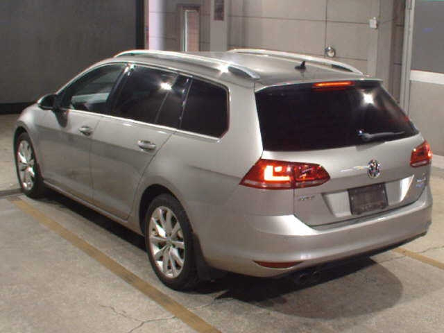 VOLKSWAGEN GOLF VARIANT 2015