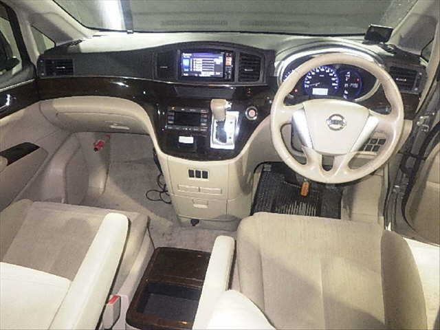 NISSAN ELGRAND 2010