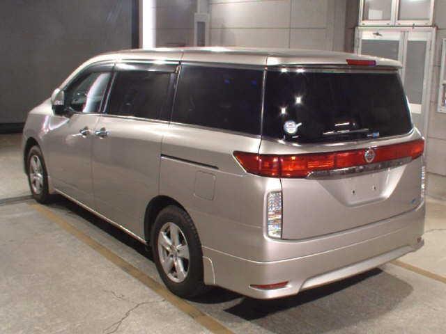 NISSAN ELGRAND 2010