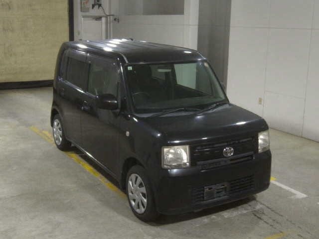 TOYOTA PIXIS SPACE 2012