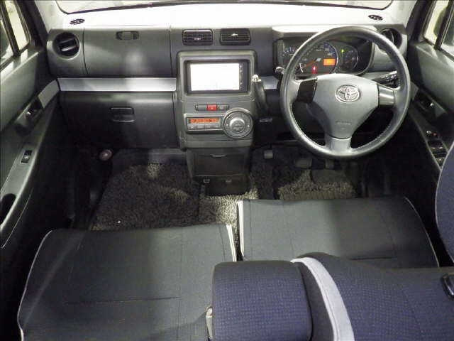 TOYOTA PIXIS SPACE 2012