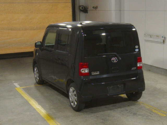 TOYOTA PIXIS SPACE 2012