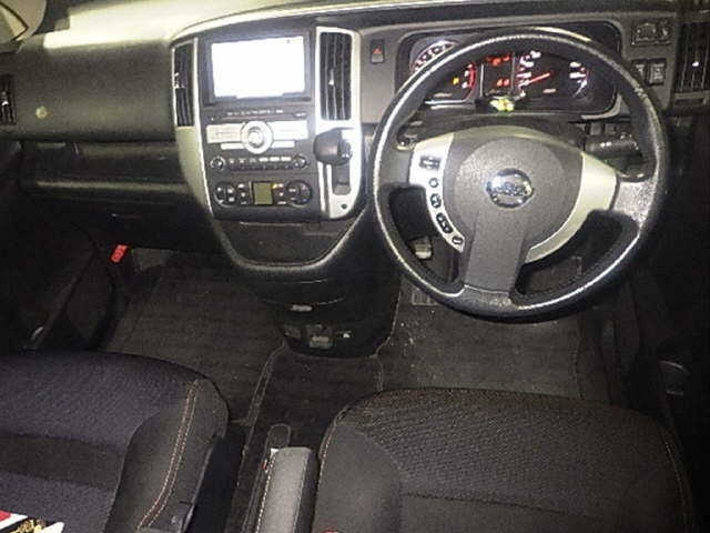 NISSAN SERENA 2009