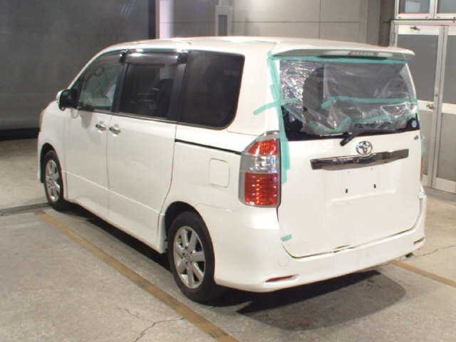 TOYOTA NOAH 2009