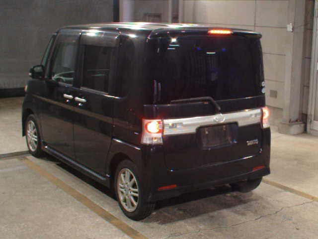 DAIHATSU TANTO 2010