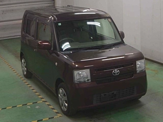 TOYOTA PIXIS SPACE 2015