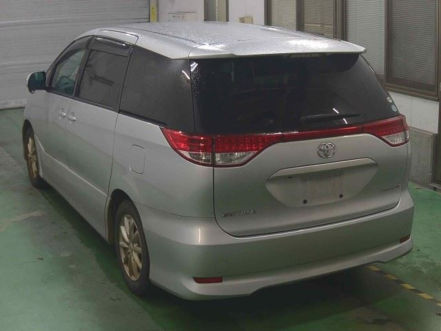 TOYOTA ESTIMA 2009