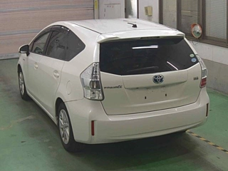 TOYOTA PRIUS ALPHA 2012
