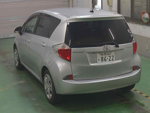 TOYOTA RACTIS 2011