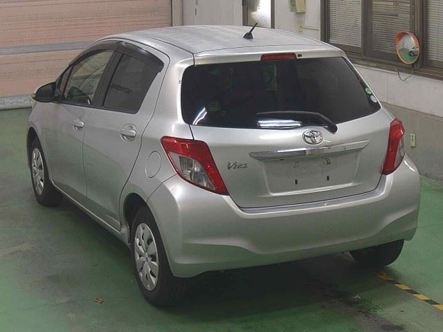 TOYOTA VITZ 2013