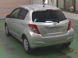 TOYOTA VITZ 2013