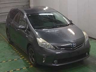 TOYOTA PRIUS ALPHA 2011