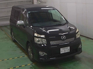 TOYOTA VOXY 2012