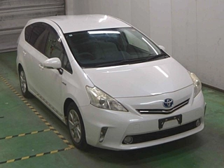 TOYOTA PRIUS ALPHA 2012