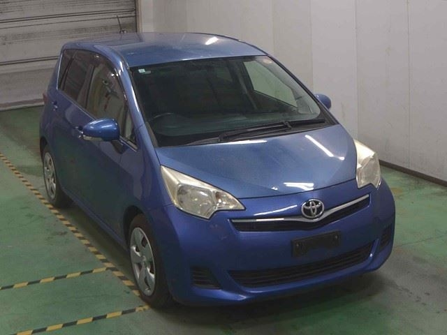 TOYOTA RACTIS 2013
