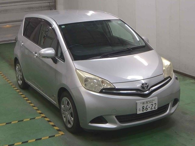 TOYOTA RACTIS 2011