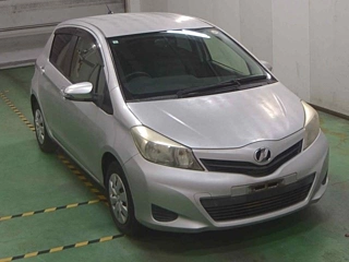 TOYOTA VITZ 2013