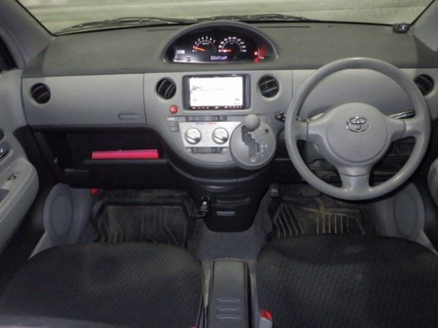 TOYOTA SIENTA 2010