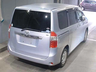TOYOTA NOAH 2009