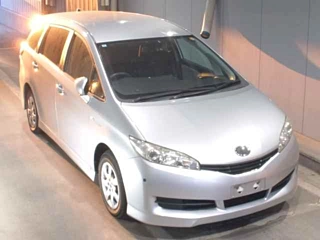 TOYOTA WISH 2010